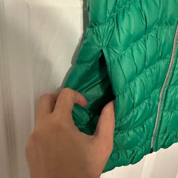 Athleta Downalicious Puffer Vest - Picture 7 of 15